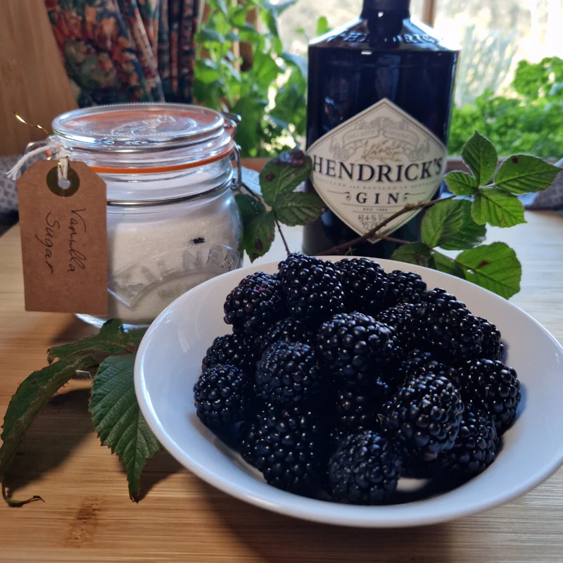 blackberry liqueur ingredients